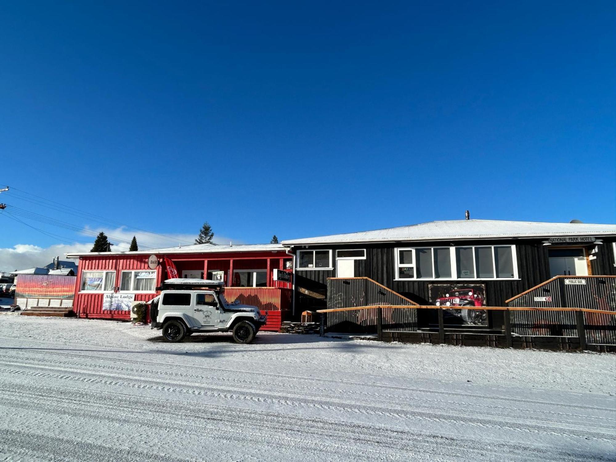 National Park Alpine Lodge エクステリア 写真
